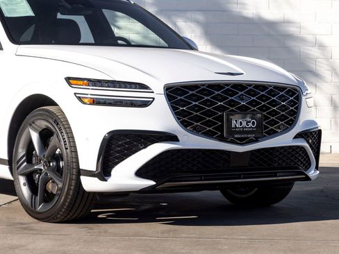 Used 2026 Genesis GV70 3.5T Sport Prestige image 3