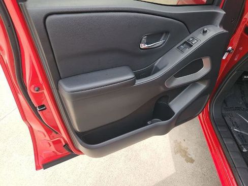 Certified 2025 Nissan Frontier SV RWD image 27