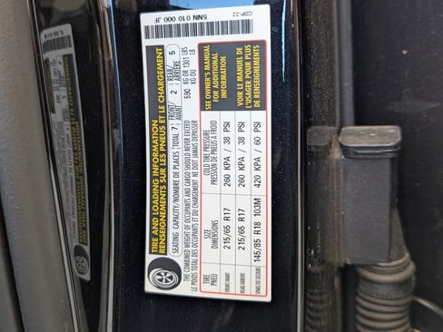 Used 2023 Volkswagen Tiguan S image 39