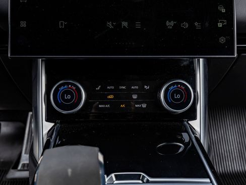 Used 2022 Land Rover Range Rover SE image 23