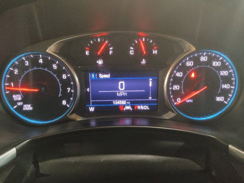 Used 2020 Chevrolet Equinox LT FWD image 23