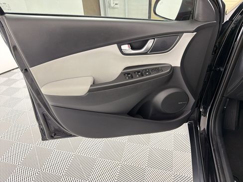 Used 2022 Hyundai Kona Limited w/ Cargo Package FWD image 22