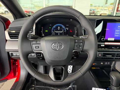 Used 2026 Toyota Camry SE FWD image 21