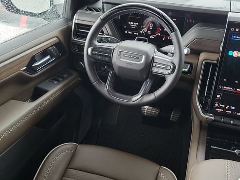 Used 2025 GMC Yukon Denali Ultimate AWD/4WD image 27