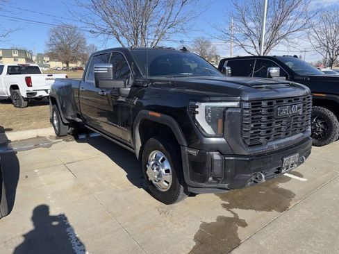Used 2024 GMC Sierra 3500 Denali Ultimate image 2