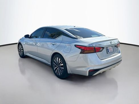 Used 2024 Nissan Altima 2.5 SV FWD image 5