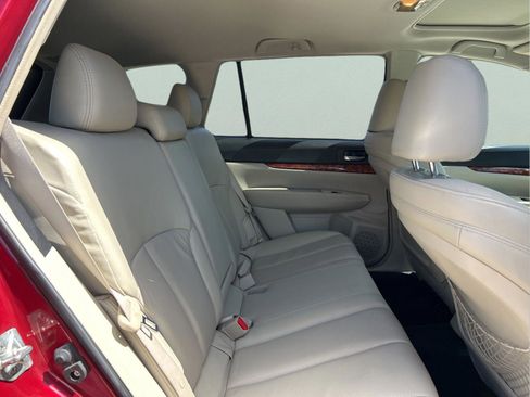 Used 2011 Subaru Outback 3.6R Limited w/ PWR Moonroof Pkg image 11