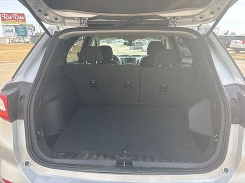 Used 2019 Chevrolet Equinox LS w/ LS Convenience Package image 10