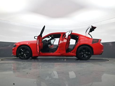 Used 2016 Dodge Charger R/T w/ Plus Group image 34