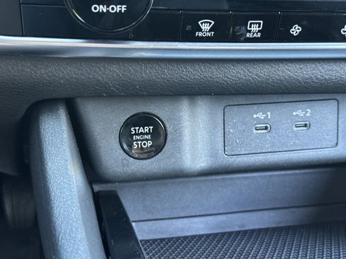 Used 2024 Nissan Rogue SV FWD image 18