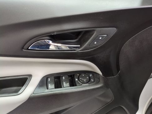 Used 2019 Chevrolet Equinox LS w/ LS Convenience Package FWD image 14