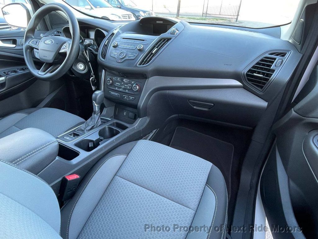 Used 2017 Ford Escape SE FWD image 16