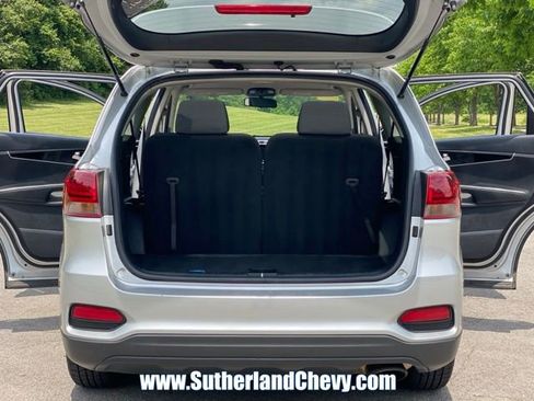 Used 2020 Kia Sorento LX FWD image 39