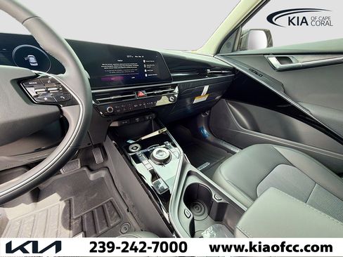 New 2026 Kia Niro Wind FWD image 24