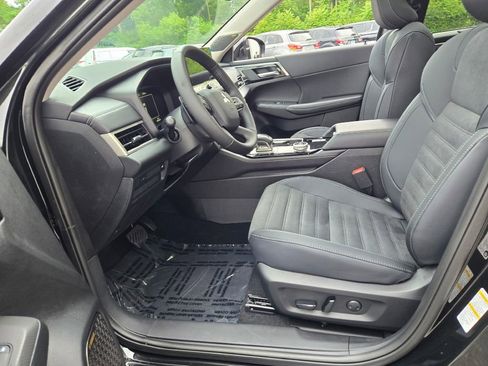Used 2025 Mitsubishi Outlander SE image 15