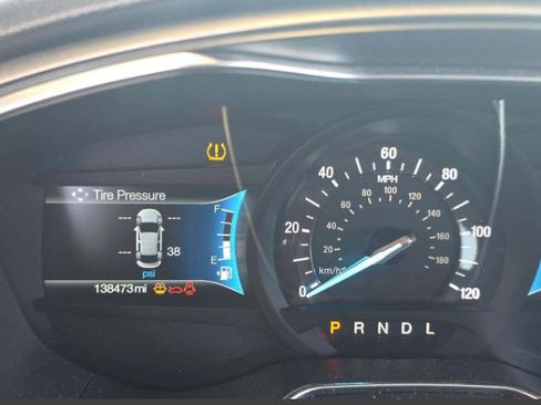 Used 2018 Ford Fusion SE FWD image 8
