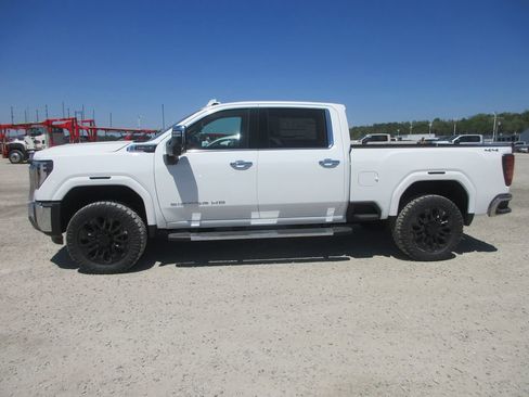 New 2026 GMC Sierra 2500 SLT w/ SLT Premium Package AWD/4WD image 9