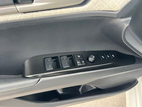 Used 2025 Toyota Camry XLE w/ Premium Plus Package image 18