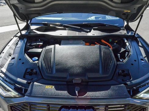 Used 2022 Audi e-tron Chronos w/ Chronos Package image 36