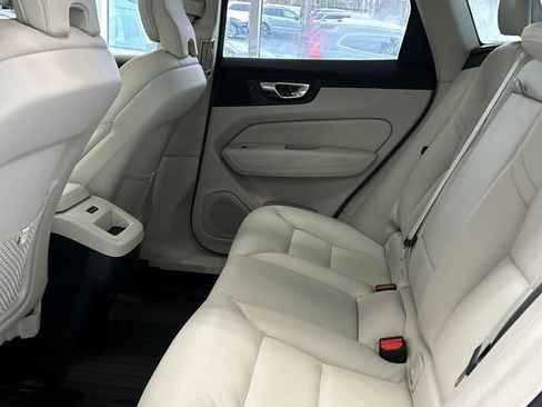 Certified 2023 Volvo XC60 B5 Plus w/ Climate Package image 23