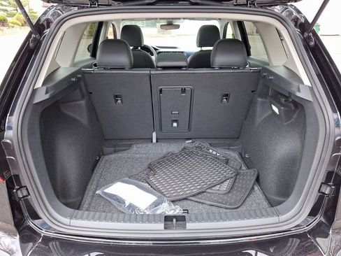 Certified 2024 Volkswagen Taos SE w/ Panoramic Sunroof Package image 30