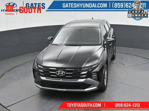 Used 2025 Hyundai Tucson SE AWD/4WD image 47