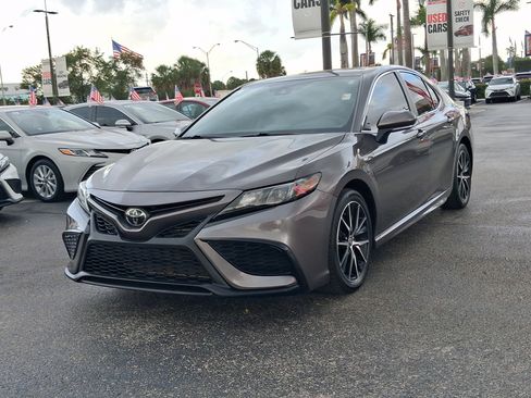 Used 2024 Toyota Camry SE w/ Convenience Package FWD image 5