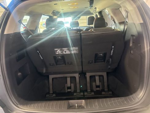 Used 2026 Kia Carnival LXS FWD image 16