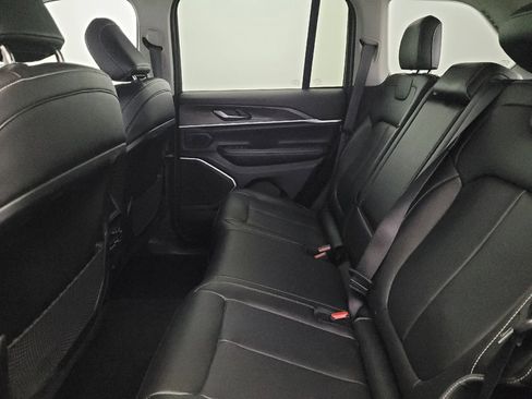 Used 2022 Jeep Grand Cherokee Limited 4xe image 18