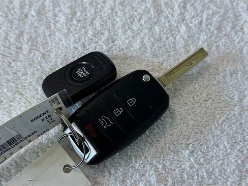 Used 2017 Kia Sorento LX w/ LX V6 Convenience Package image 26