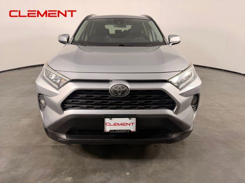 Used 2020 Toyota RAV4 XLE Premium FWD image 3