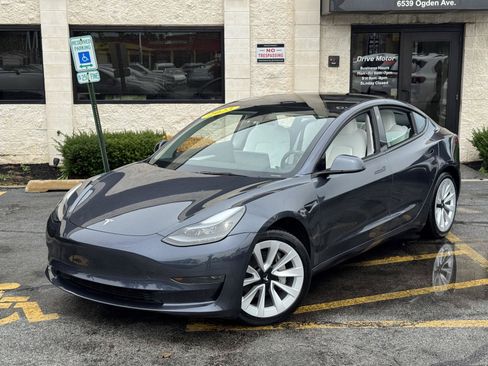 Used 2023 Tesla Model 3 Standard Range RWD image 2
