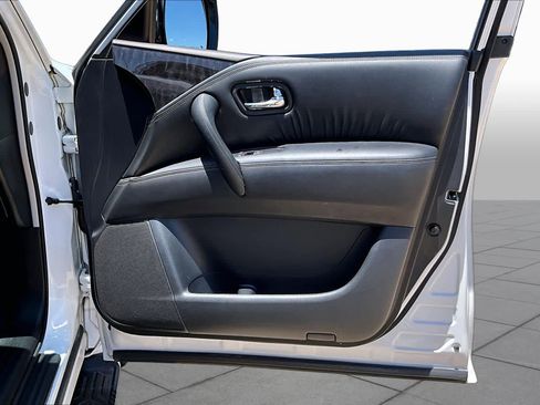 Used 2023 Nissan Armada Platinum w/ Captain's Chairs Package AWD/4WD image 27