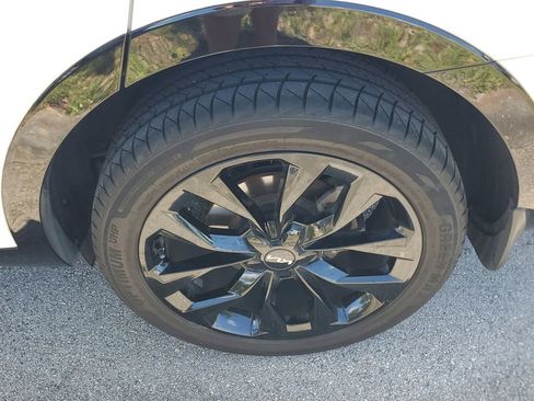 Used 2023 Kia Sorento SX image 5