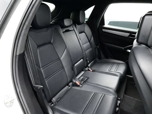 Certified 2021 Porsche Cayenne Turbo AWD/4WD image 17