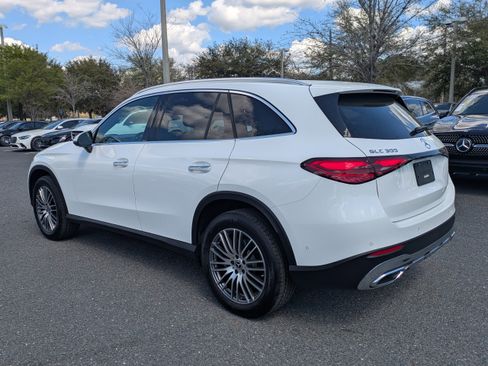 Used 2025 Mercedes-Benz GLC 300 image 7