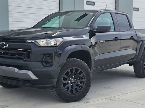 Used 2024 Chevrolet Colorado Trail Boss w/ Advanced Trailering Package AWD/4WD image 1