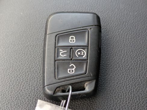 Certified 2023 Volkswagen Tiguan SE image 31