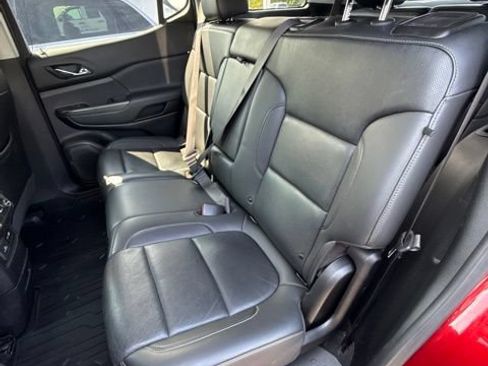 Used 2023 GMC Acadia SLT AWD/4WD image 30