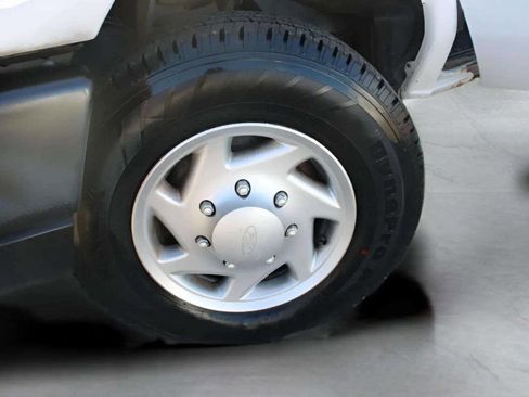 Used 2013 Ford E-350 and Econoline 350 Super Duty image 14