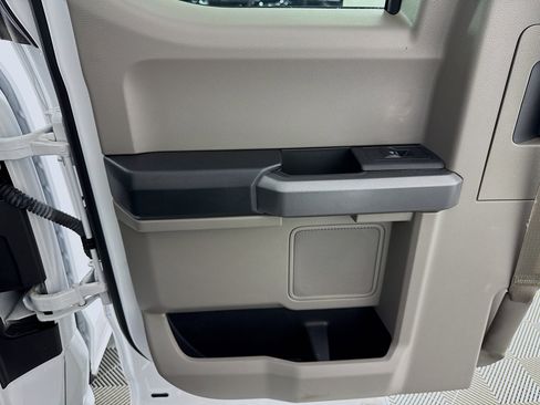 Used 2017 Ford F150 XLT w/ Trailer Tow Package image 23