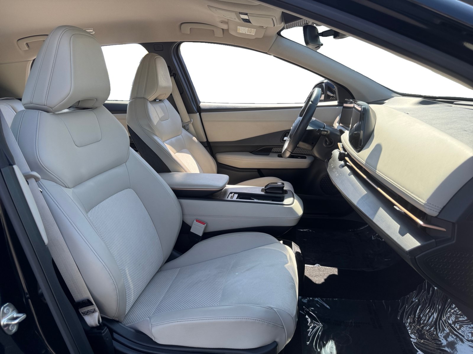 Used 2023 Nissan Ariya AWD image 15