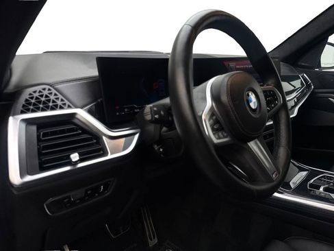 Used 2023 BMW X7 xDrive40i w/ M Sport Package AWD/4WD image 55