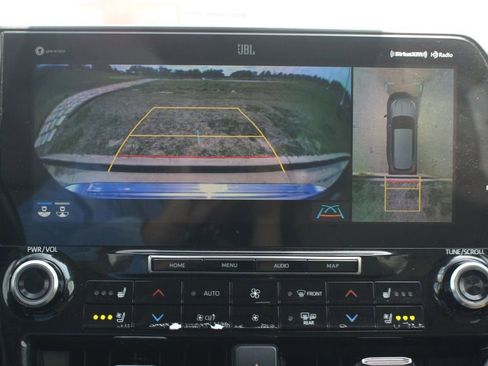 Used 2020 Toyota Highlander Limited AWD/4WD image 8