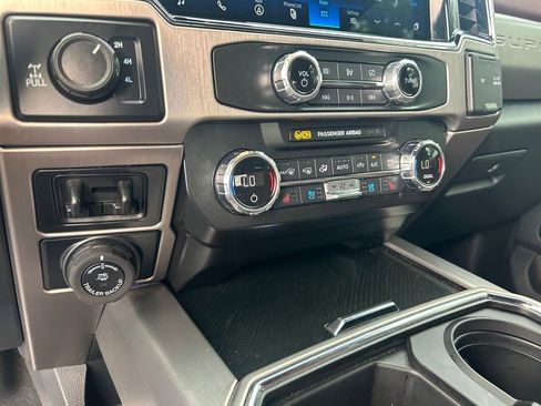 Certified 2022 Ford F350 Platinum image 45