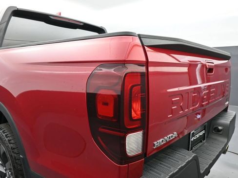 Used 2025 Honda Ridgeline Sport image 42