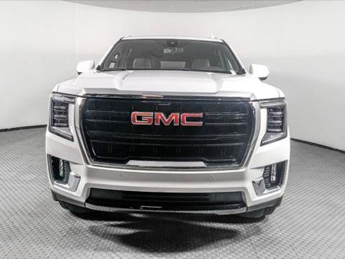 Used 2022 GMC Yukon XL SLE w/ Gmc Pro Safety Plus Package AWD/4WD image 13
