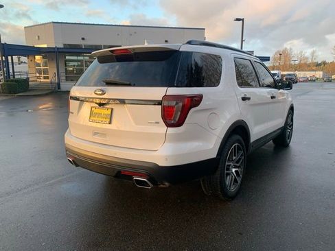 Used 2017 Ford Explorer Sport w/ Equipment Group 401A image 7