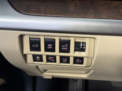 Used 2017 Subaru Outback 2.5i Limited image 17