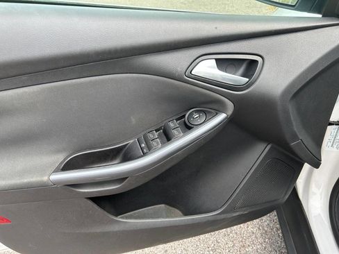 Used 2012 Ford Focus Titanium image 22